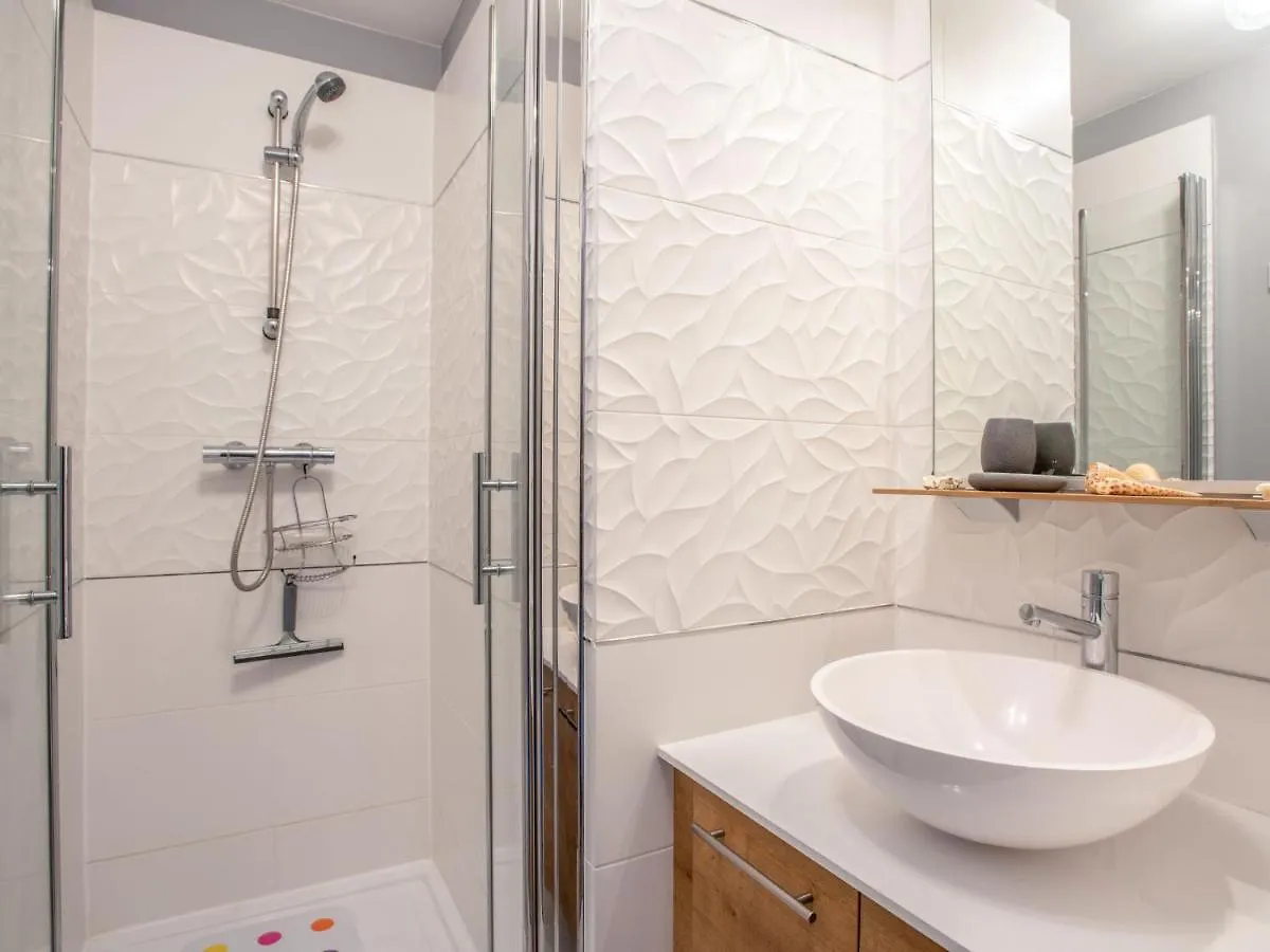 Apartment Le Parc Des Druides-2 By Interhome Carnac Francia